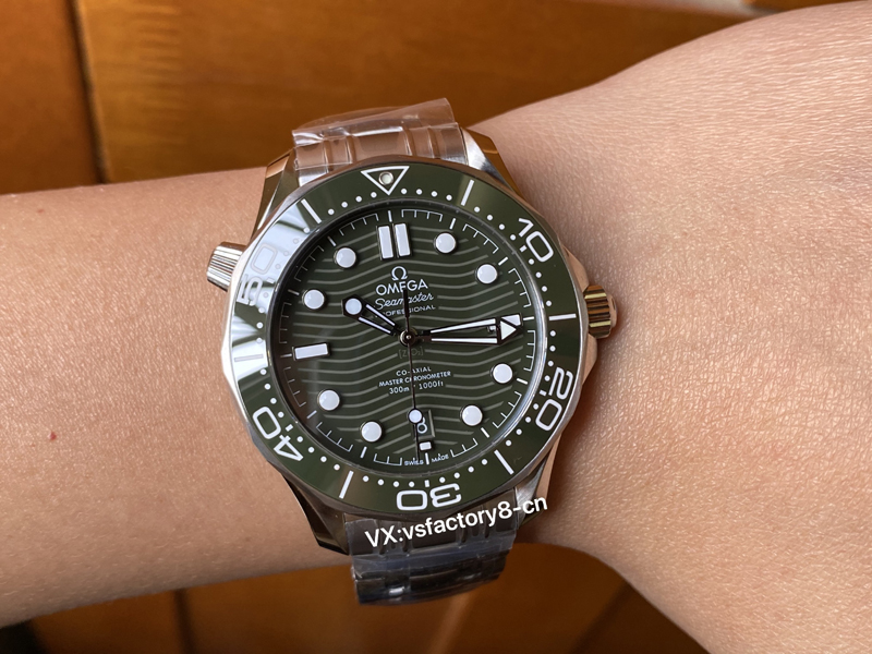 VS廠歐米茄綠面海馬300米8800機復刻版值不值得入手