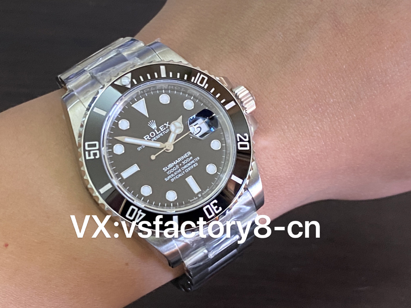 勞力士三代黑水鬼丹東3235機芯品質細節深度分析