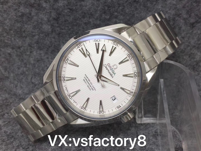 海馬150米柚木垂直白盤復刻表8500機外觀還原會一眼破綻嗎