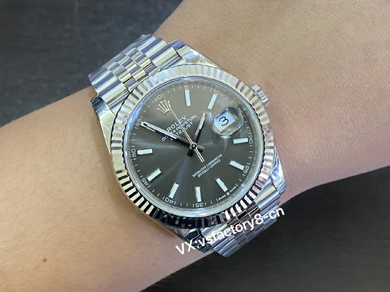 VS廠(chǎng)勞力士灰面日志復(fù)刻表3235機(jī)芯市場(chǎng)上做工最好的嗎