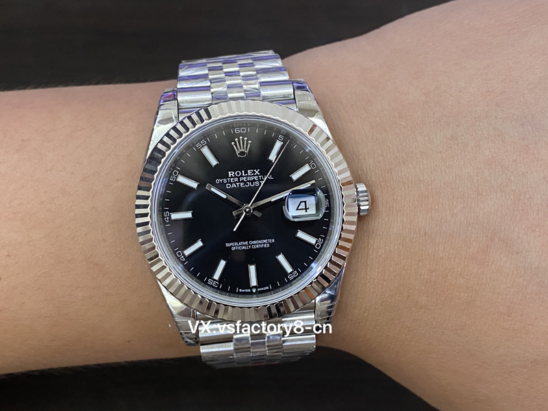 VS廠勞力士41m黑盤日志復刻表丹東3235機芯細節做工復刻的怎么樣