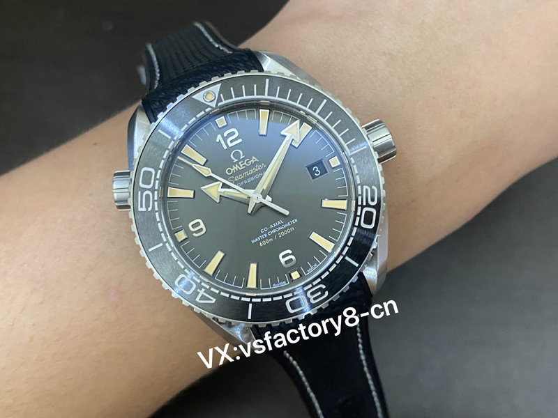 歐米茄銅灰面海馬600米8900機復刻表品質細節做工復刻還原深度分析