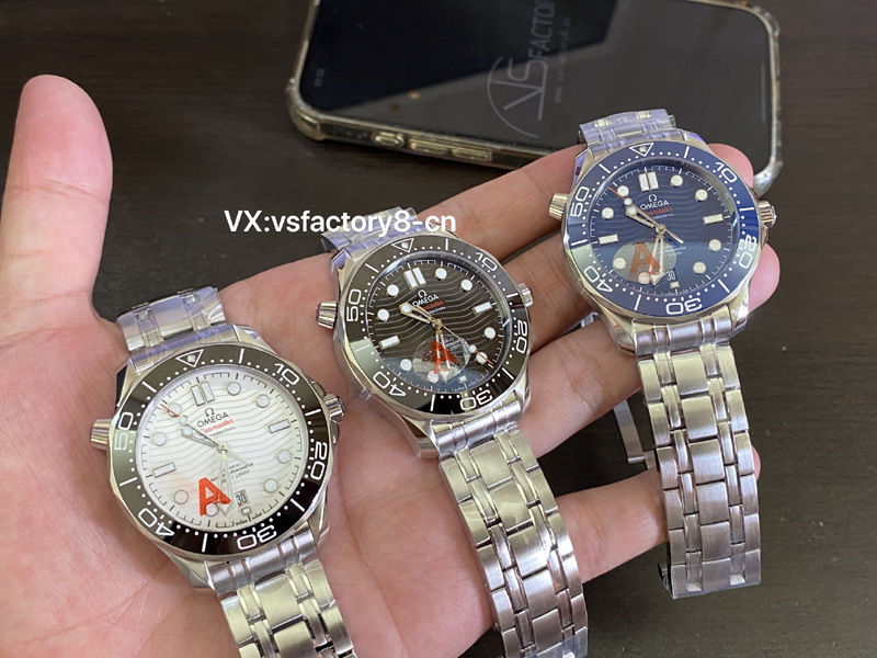 歐米茄熊貓色海馬300米丹東8800機(jī)芯V4版復(fù)刻表細(xì)節(jié)做工復(fù)刻還原值得入手嗎